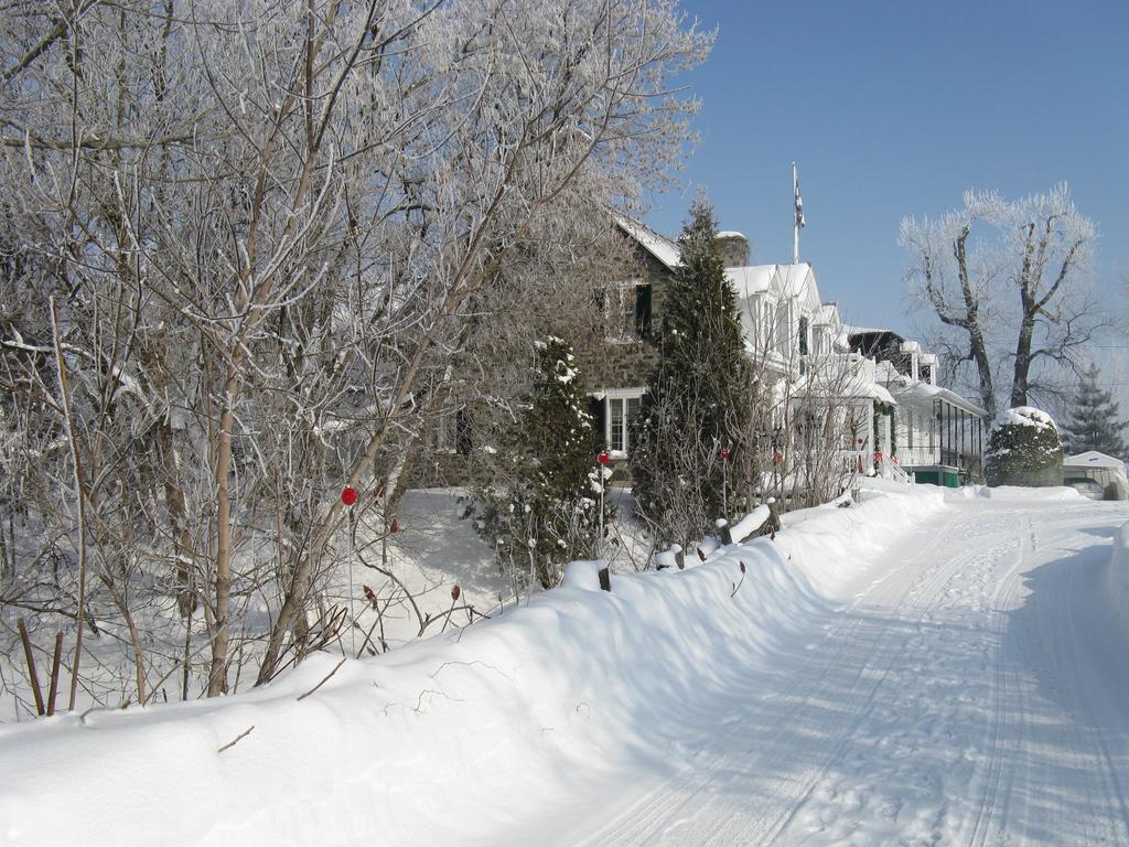 Auberge Du Manoir Dauth Sainte-Anne-de-la-Pérade エクステリア 写真