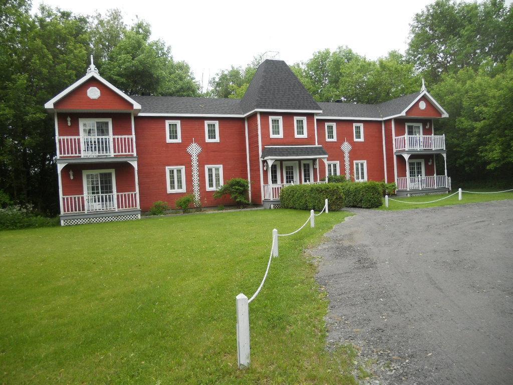 Auberge Du Manoir Dauth Sainte-Anne-de-la-Pérade エクステリア 写真