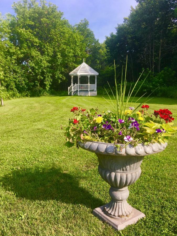 Auberge Du Manoir Dauth Sainte-Anne-de-la-Pérade エクステリア 写真